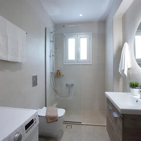 Appartamento Arokaria Ii